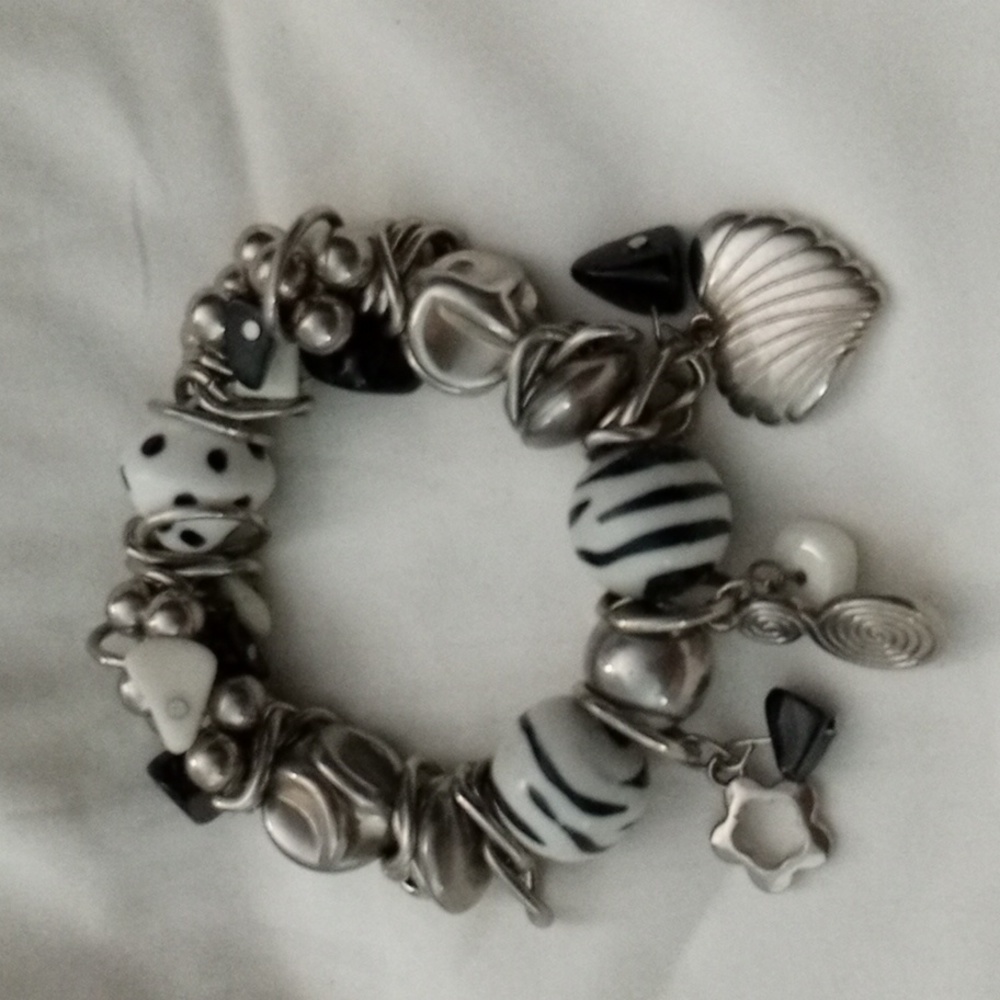 Black And White Beaded Bracelet With Heart And Ball Beads